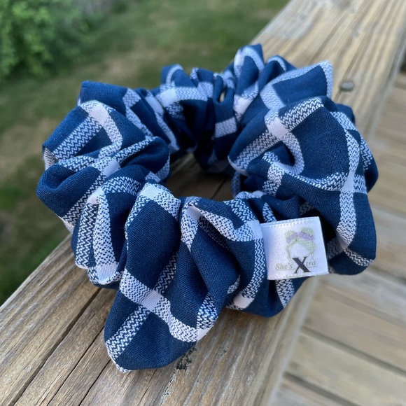 Blue plaid Scrunchie - Picture 1 of 3
